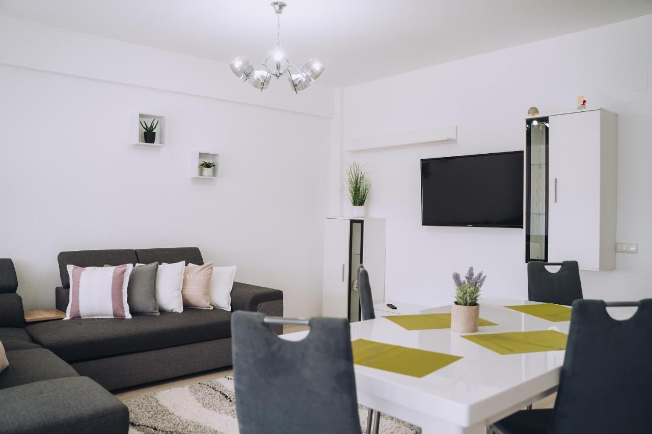 אורדאה Class Deluxe Apartments מראה חיצוני תמונה