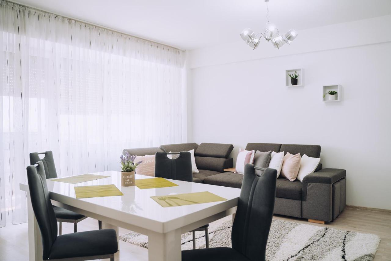 אורדאה Class Deluxe Apartments מראה חיצוני תמונה
