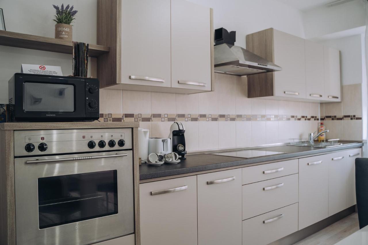 אורדאה Class Deluxe Apartments מראה חיצוני תמונה