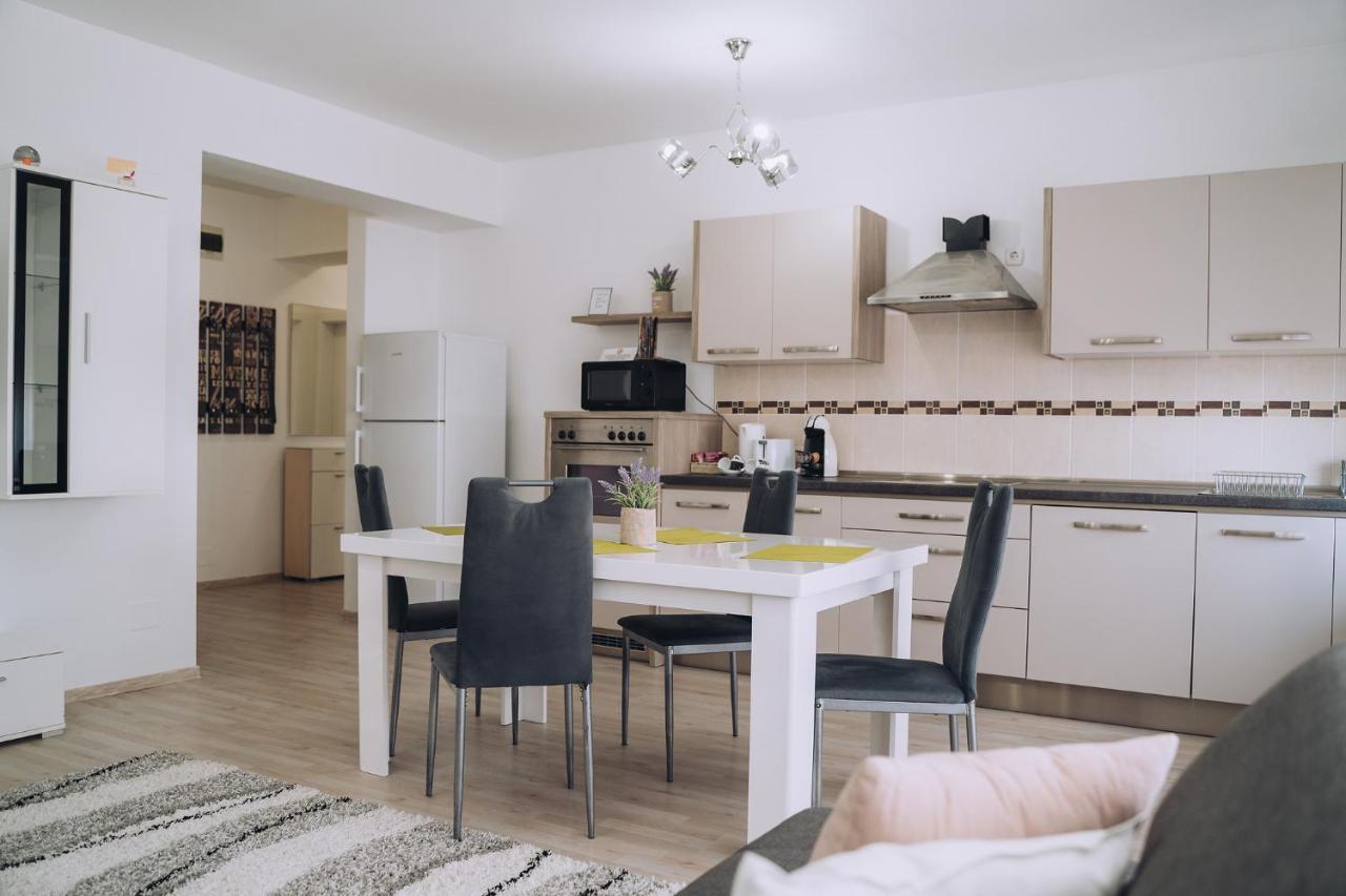אורדאה Class Deluxe Apartments מראה חיצוני תמונה