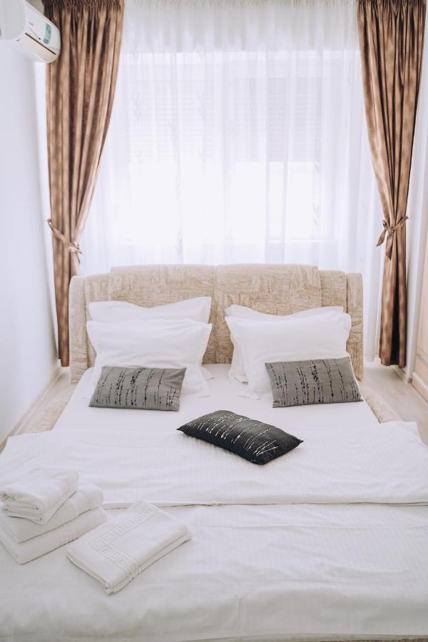 אורדאה Class Deluxe Apartments מראה חיצוני תמונה