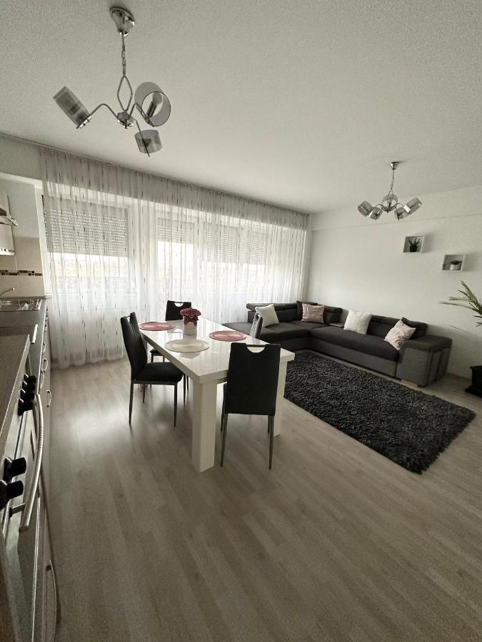 אורדאה Class Deluxe Apartments מראה חיצוני תמונה