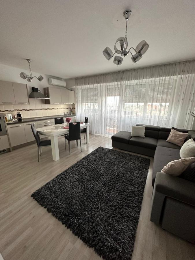 אורדאה Class Deluxe Apartments מראה חיצוני תמונה