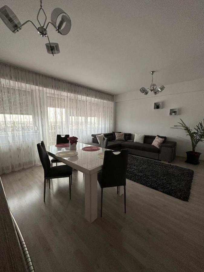 אורדאה Class Deluxe Apartments מראה חיצוני תמונה