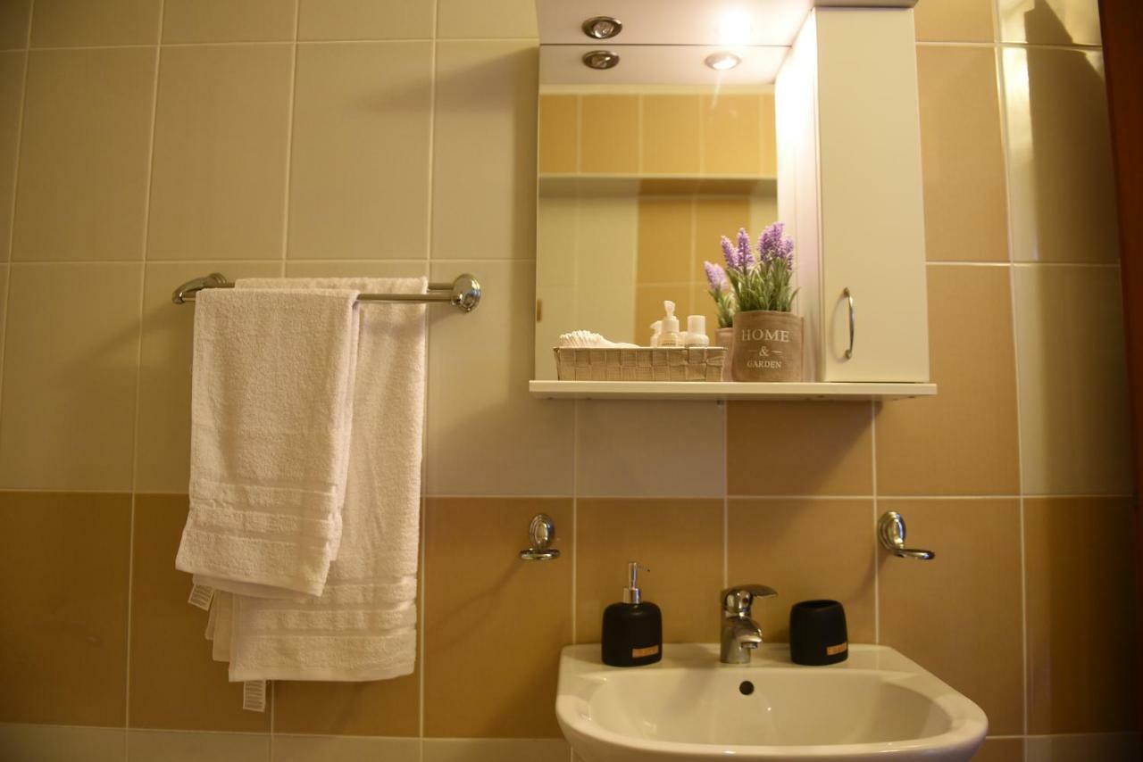 אורדאה Class Deluxe Apartments מראה חיצוני תמונה